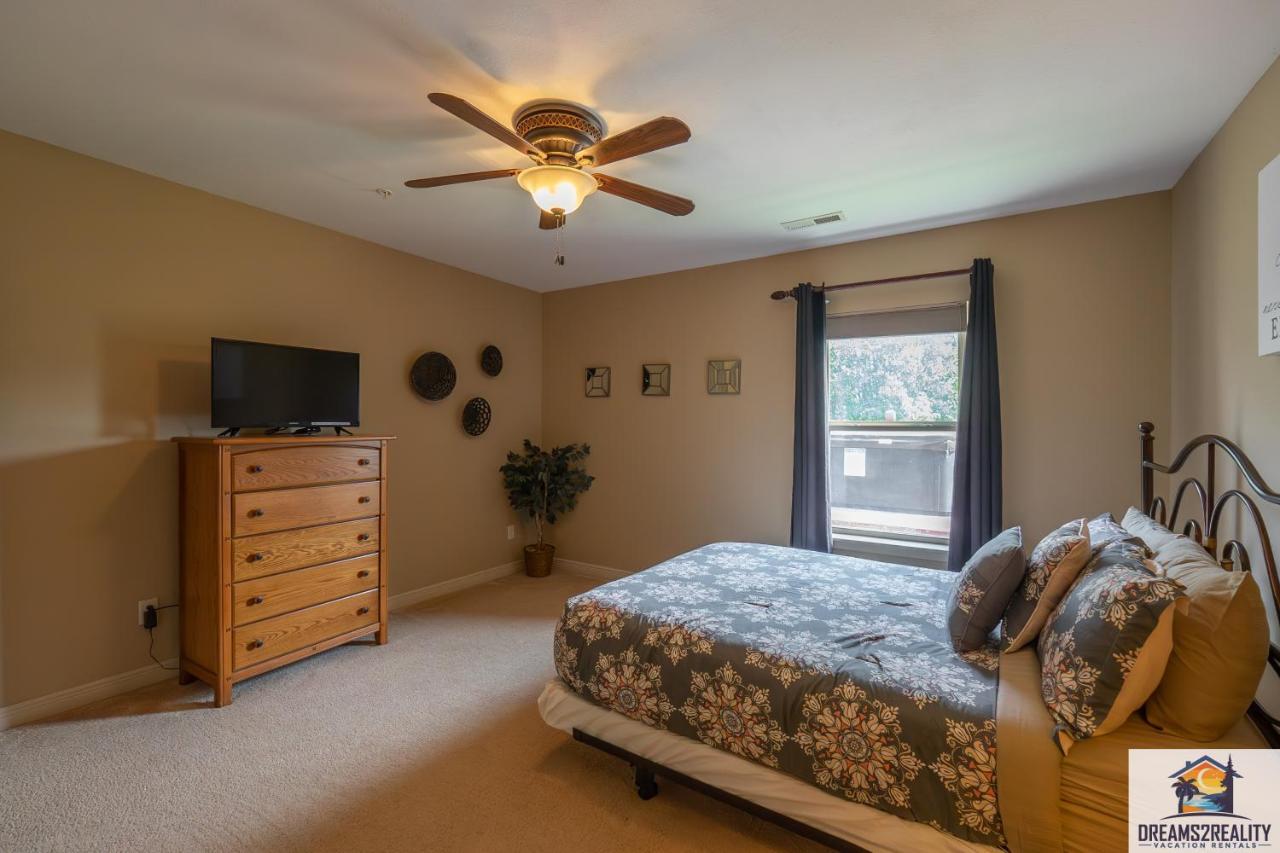 4Br Walk-In - Foosball Table - Hot Tub - Fire Pit - Free Tickets Included - Dv166 Branson Eksteriør billede
